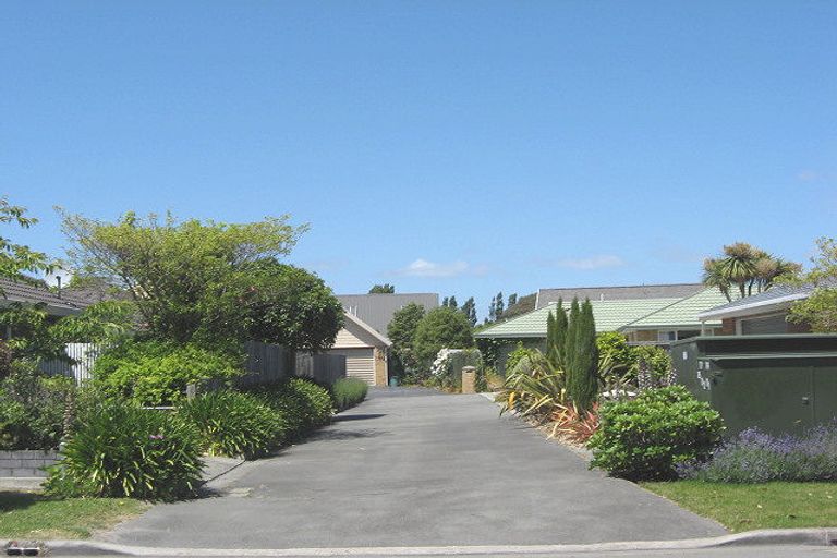 Photo of property in 17 Beauford Place, Parklands, Christchurch, 8083
