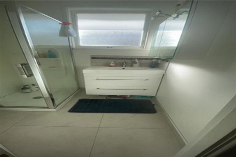 Photo of property in 24 Gossamer Drive, Pakuranga Heights, Auckland, 2010