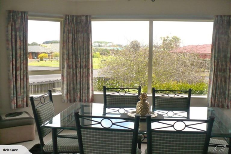 Photo of property in 25 Waitoa Street, Waiuku, 2123