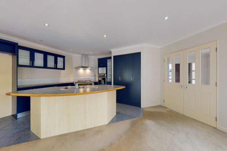 Photo of property in 8 Waterhouse Drive, Brooklyn, Wellington, 6021