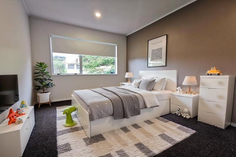 Photo of property in 1 Latitude Close, Whitby, Porirua, 5024