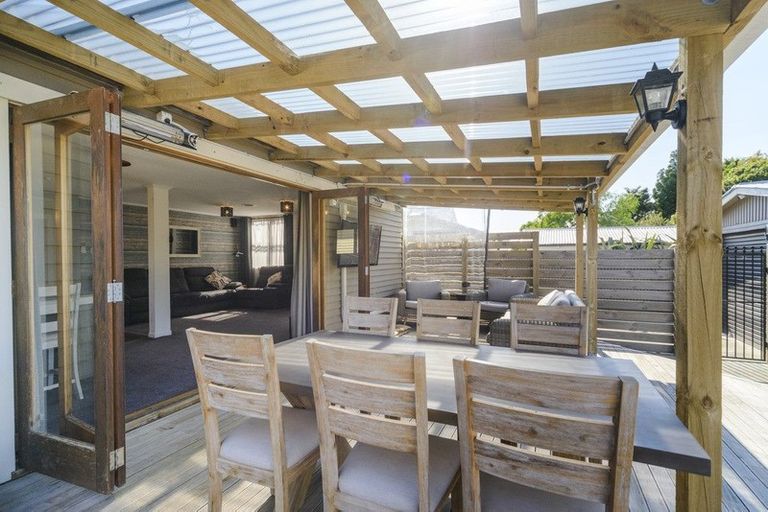 Photo of property in 93 Shamrock Street, Takaro, Palmerston North, 4412