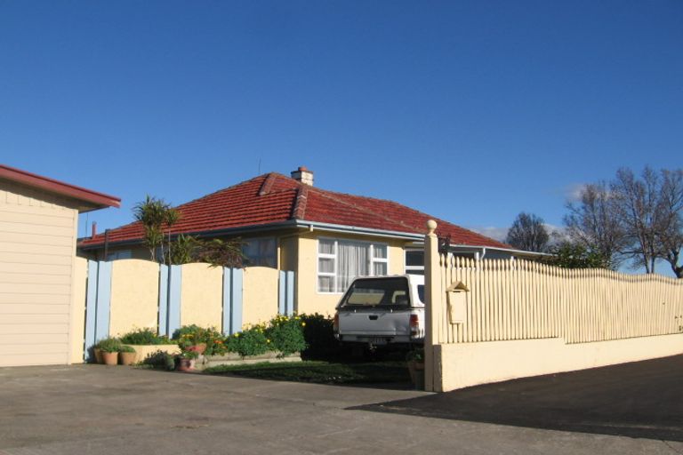 Photo of property in 2 Milton Street, Roslyn, Palmerston North, 4414