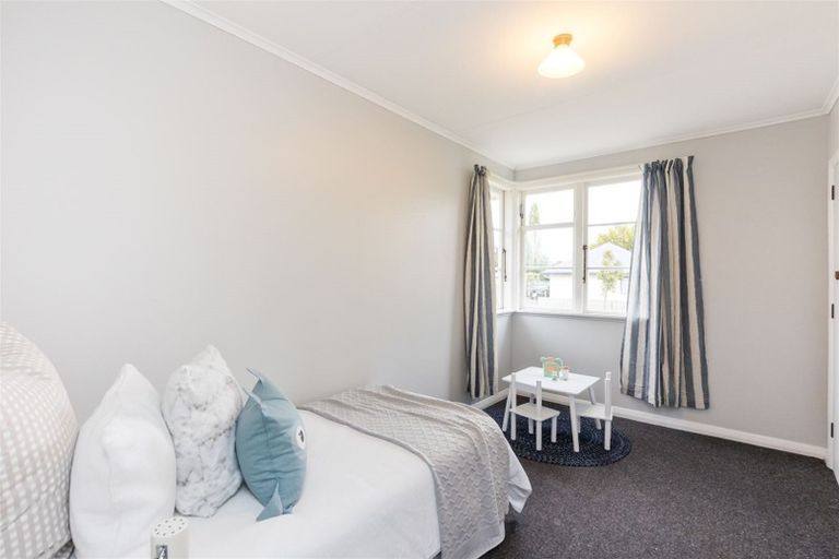 Photo of property in 6 Tilbury Avenue, Hokowhitu, Palmerston North, 4410