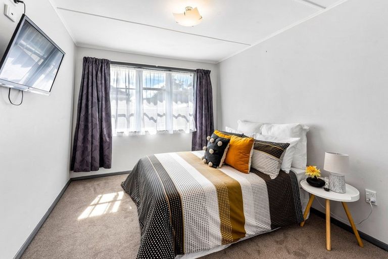 Photo of property in 198 Waddington Drive, Naenae, Lower Hutt, 5011