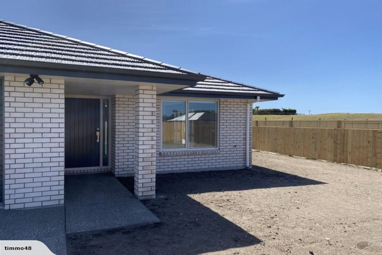 Photo of property in 12 Kotare Place, Sandspit, Warkworth, 0982