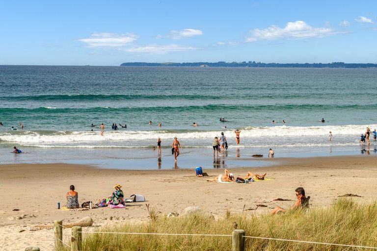 Photo of property in 2/1086 Papamoa Beach Road, Papamoa Beach, Papamoa, 3118