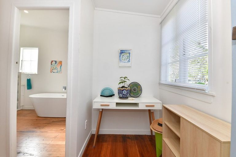 Photo of property in 11 Green Lane, Helensville, 0800