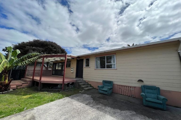 Photo of property in 92 Bruce Mclaren Road, Henderson, Auckland, 0612