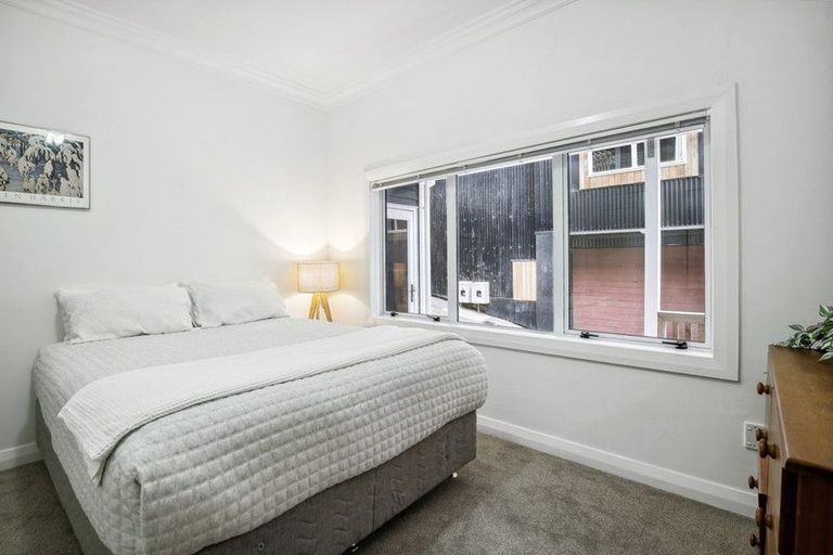 Photo of property in 14b Glenmore Street, Thorndon, Wellington, 6011