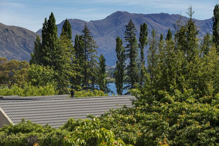 Photo of property in 121 Meadowstone Drive, Wanaka, 9305