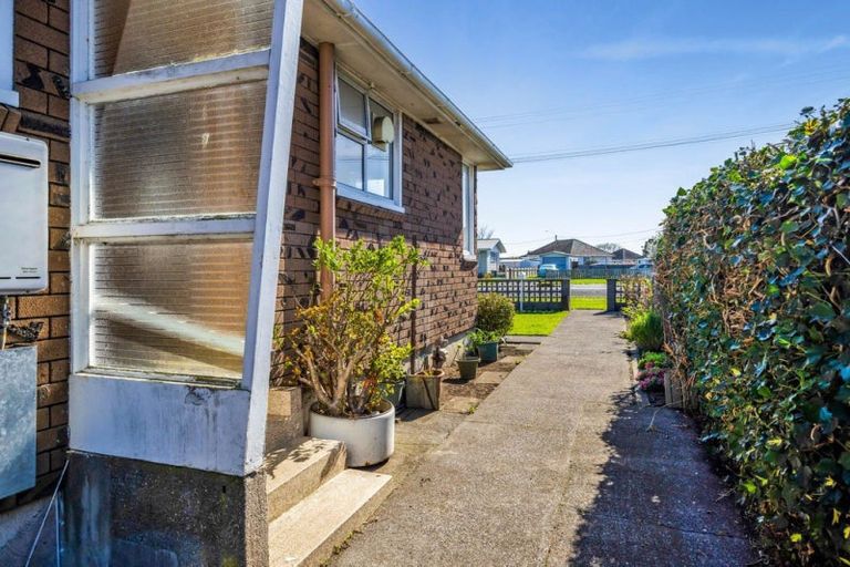 Photo of property in 277 South Road, Hawera, 4610