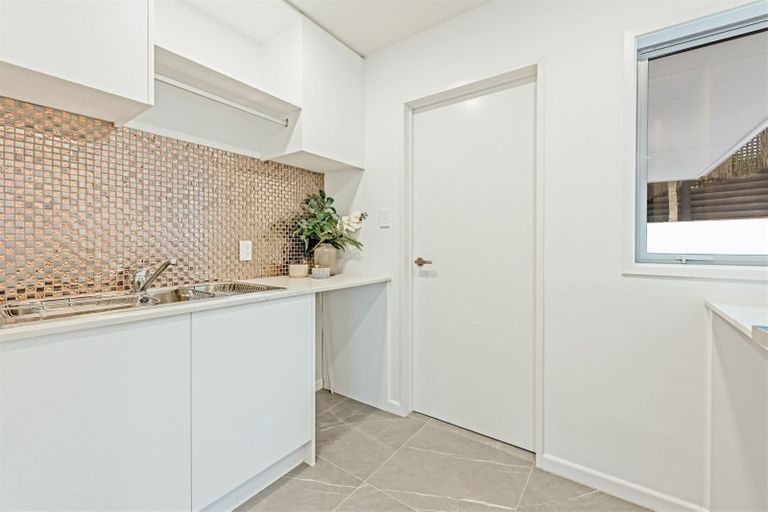 Photo of property in 6 De Thier Lane, Richmond Hill, Christchurch, 8081