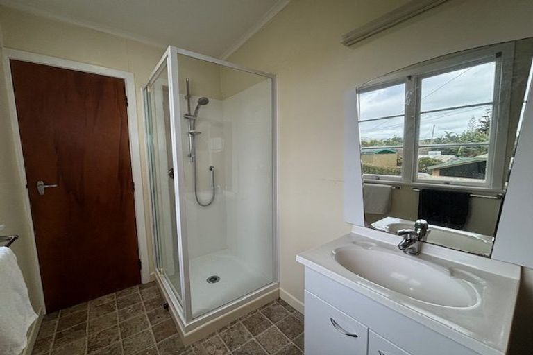 Photo of property in 65 Howard Road, Orere Point, Papakura, 2585