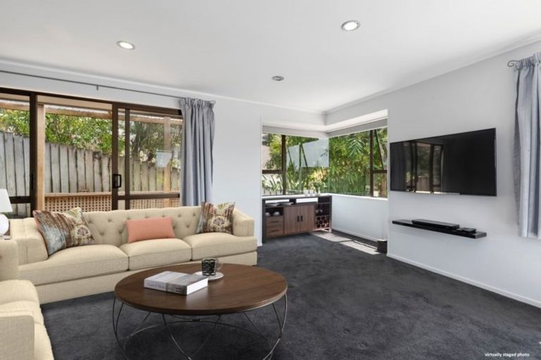 Photo of property in 2/15 Flavia Close, Torbay, Auckland, 0630