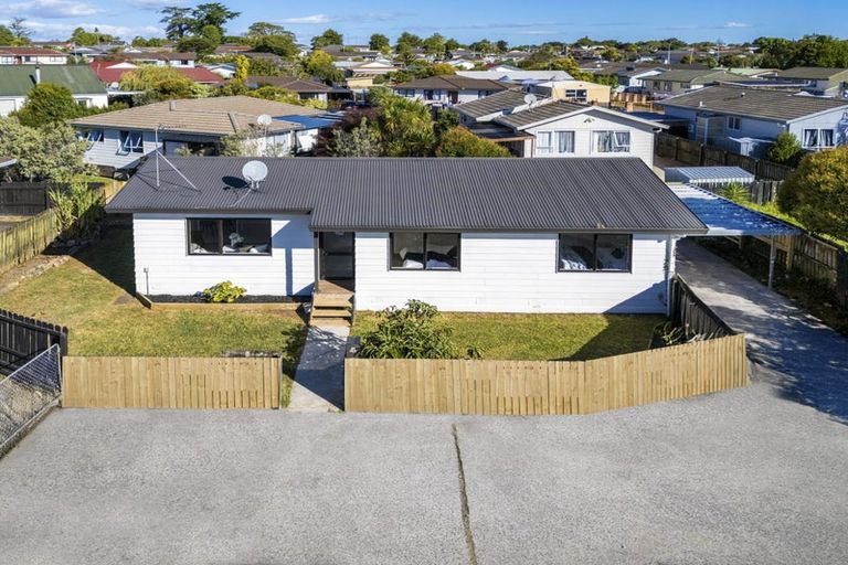 Photo of property in 1/26 Karepo Crescent, Ranui, Auckland, 0612