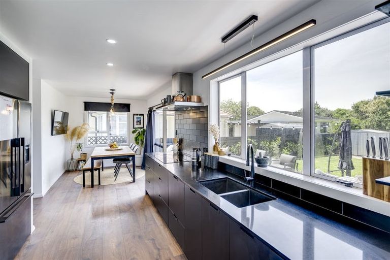 Photo of property in 50 Russell Road, Marewa, Napier, 4110