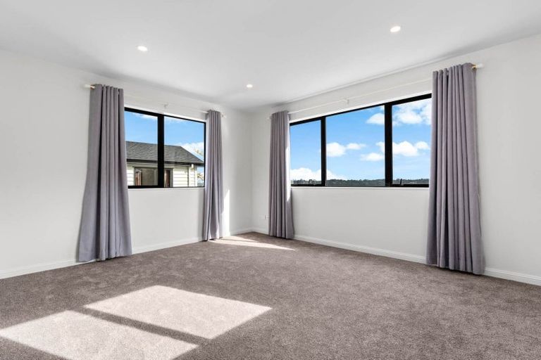 Photo of property in 16 Anehu Place, Greenhithe, Auckland, 0632