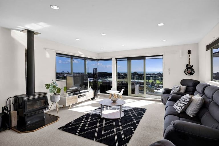 Photo of property in 3a Hillcrest Street, Glen Avon, New Plymouth, 4312