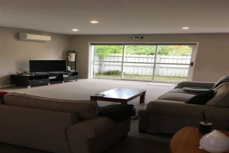 Photo of property in 1 Lumino Lane, Henderson, Auckland, 0612