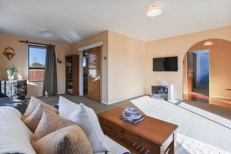 Photo of property in 3 Manson Place, Russley, Christchurch, 8042