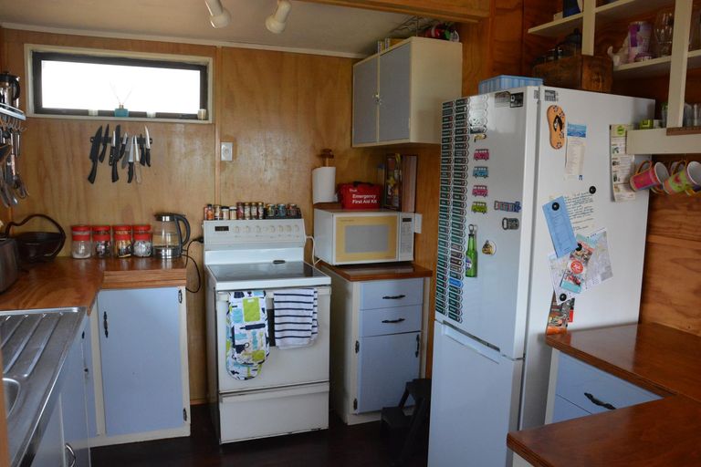 Photo of property in 5 Tokopapa Street, Mokau, 4376