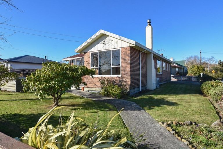 Photo of property in 17 Johnson Street, Milton, 9220