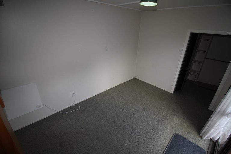 Photo of property in 3 Blandford Way, Newlands, Wellington, 6037