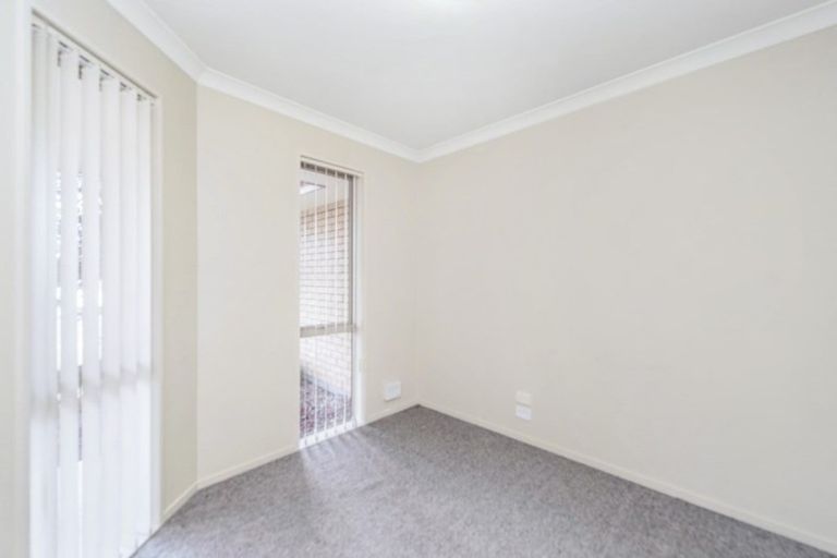 Photo of property in 42 Wiltshire Drive, Huntington, Hamilton, 3210