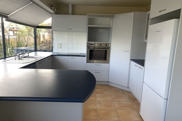 Photo of property in 3/172 Chivalry Road, Glenfield, Auckland, 0629