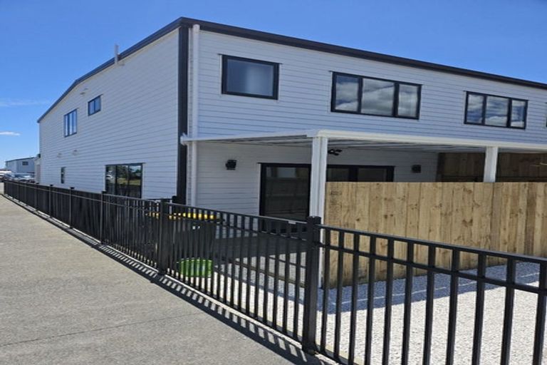 Photo of property in 2 Faithful Drive, Karaka, Papakura, 2113