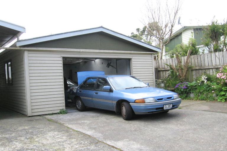 Photo of property in 114 Stewart Drive, Johnsonville, Wellington, 6037