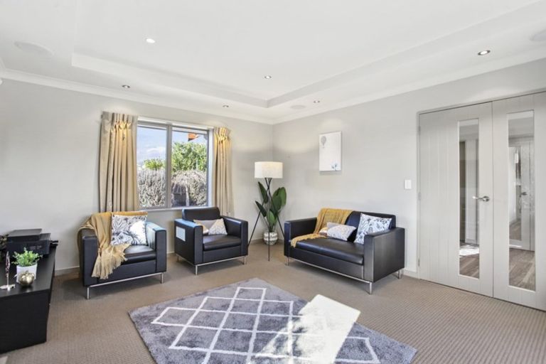 Photo of property in 35 Country Palms Drive, Halswell, Christchurch, 8025