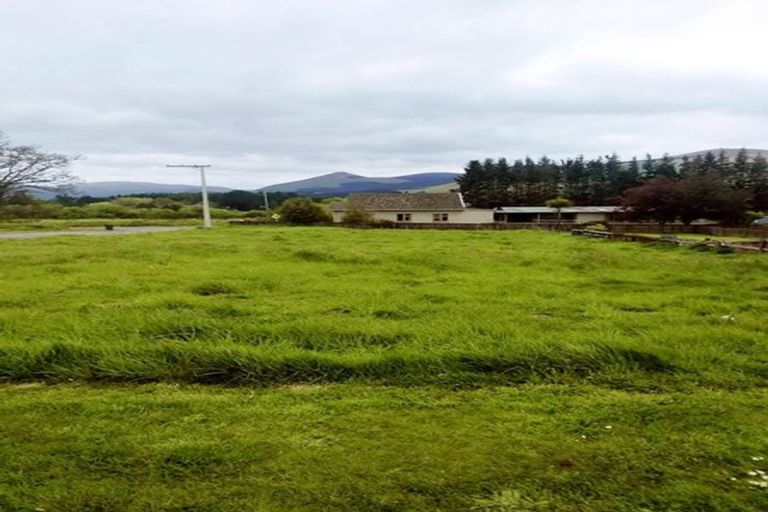 Photo of property in 45 Main Road, Clinton, 9534