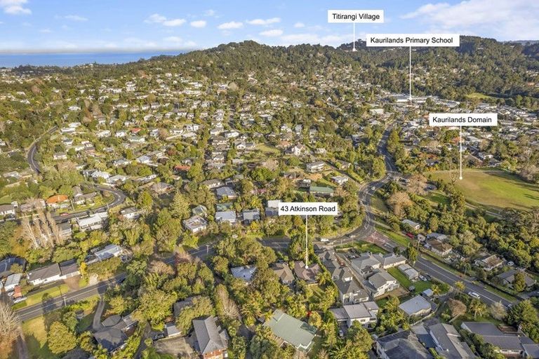 Photo of property in 43 Atkinson Road, Titirangi, Auckland, 0604