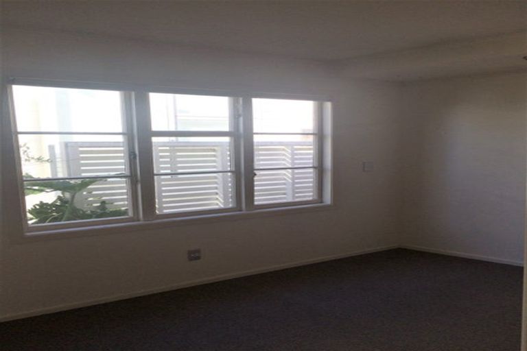Photo of property in 23 Churchill Road, Murrays Bay, Auckland, 0630