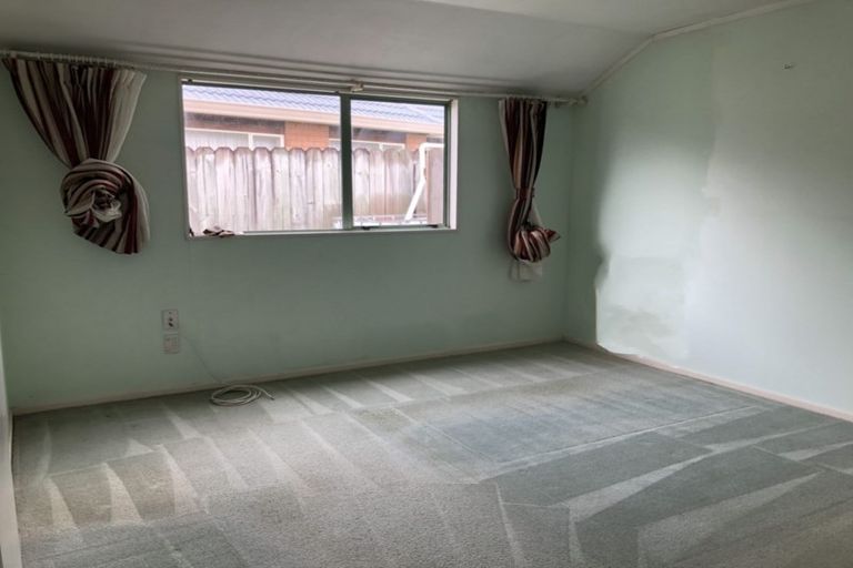 Photo of property in 6 Waylen Place, Burswood, Auckland, 2013
