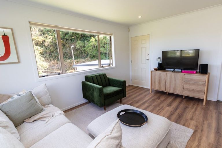 Photo of property in 2a Downing Street, Crofton Downs, Wellington, 6035