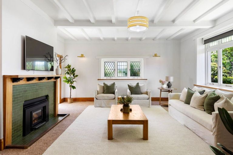 Photo of property in 28 Fitzroy Road, Bluff Hill, Napier, 4110