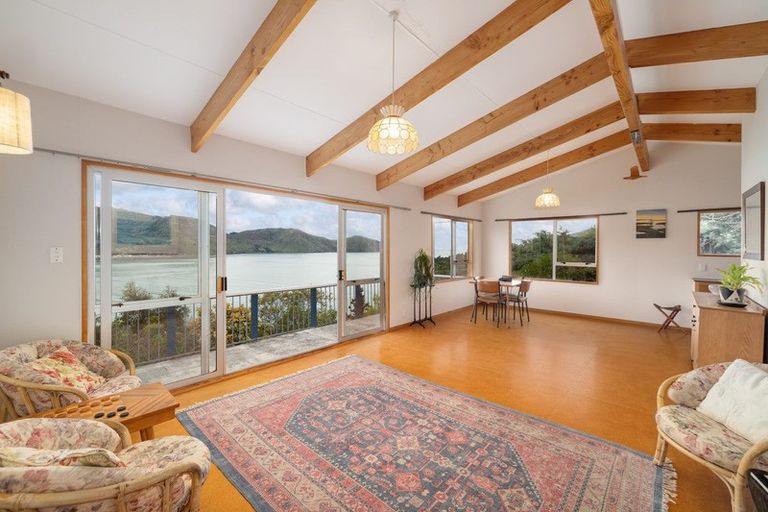 Photo of property in 11 Ranui Crescent, Diamond Harbour, 8971