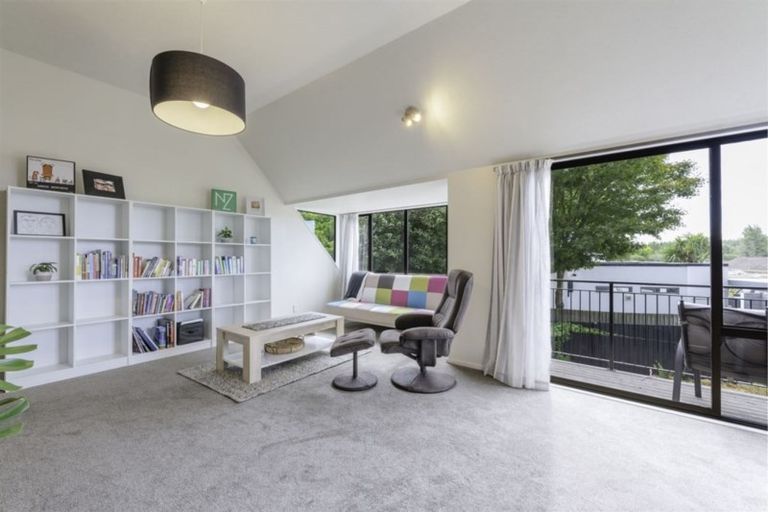 Photo of property in 105 Gardiners Road, Harewood, Christchurch, 8051