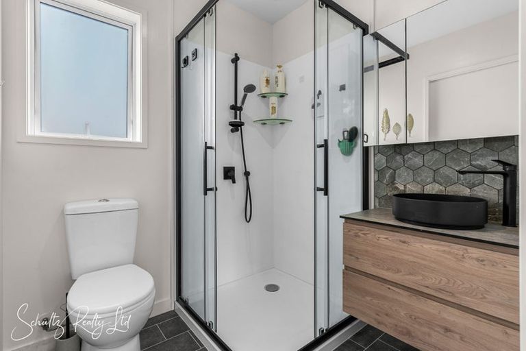 Photo of property in 15 Ash Grove, Maungaturoto, 0520