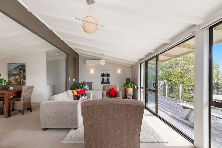 Photo of property in 65 Marellen Drive, Red Beach, 0932