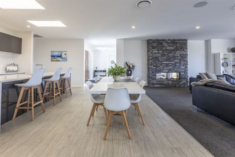 Photo of property in 33 Hartwell Drive, Kelvin Grove, Palmerston North, 4470