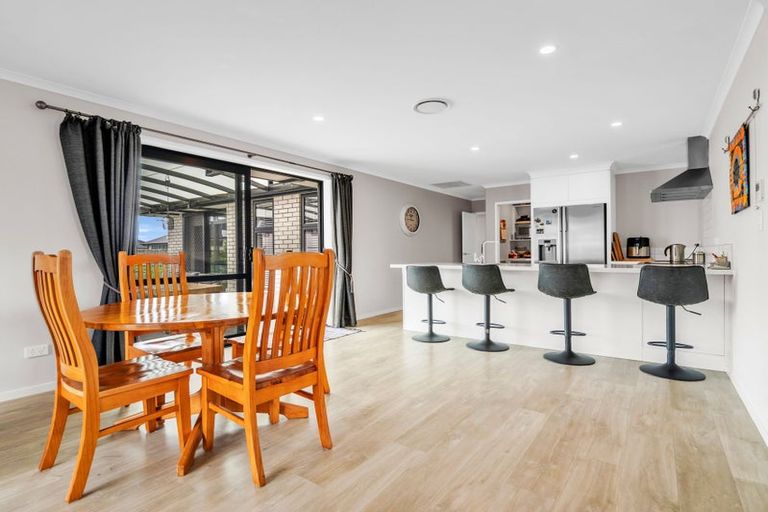 Photo of property in 12 Costello Drive, Ngatea, 3503