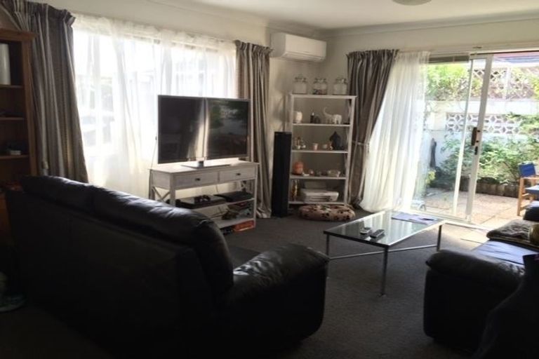 Photo of property in 2/42 Luton Avenue, Sunnyhills, Auckland, 2010