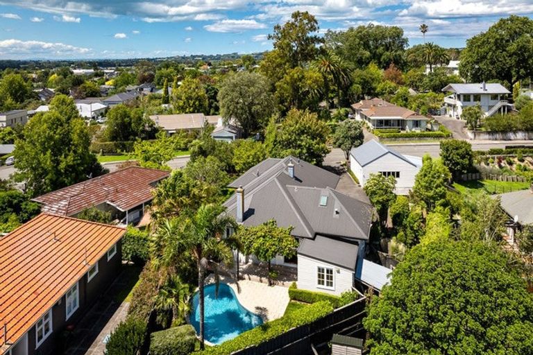 Photo of property in 60 Duart Road, Havelock North, 4130