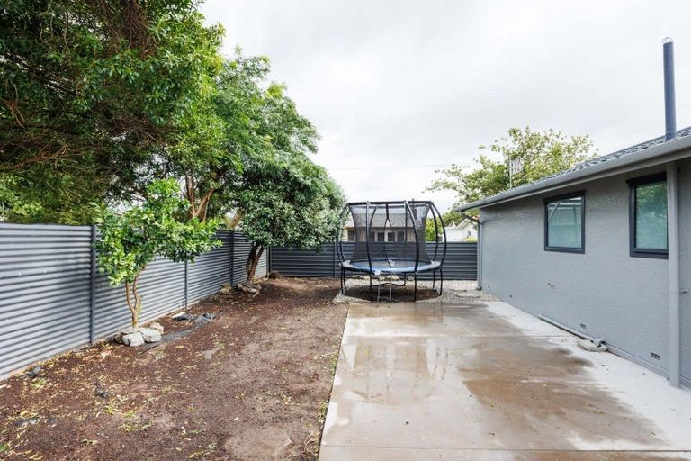 Photo of property in 21 Sutherland Crescent, Westbrook, Palmerston North, 4412