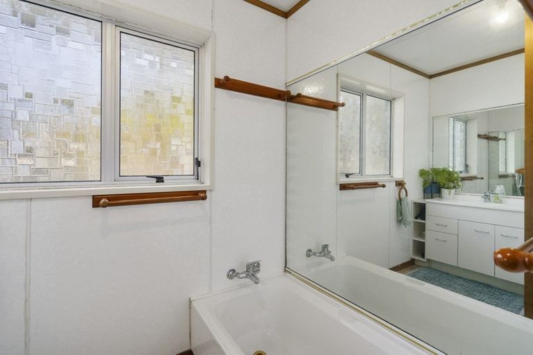 Photo of property in 7 Otaki Place, Westbrook, Palmerston North, 4412