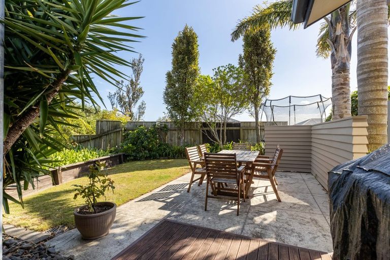 Photo of property in 69a Karamea Street, Whalers Gate, New Plymouth, 4310
